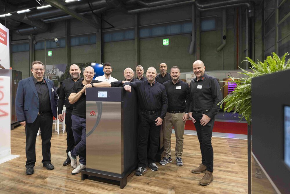 Das CTA-Team am Messestand im November 2025.